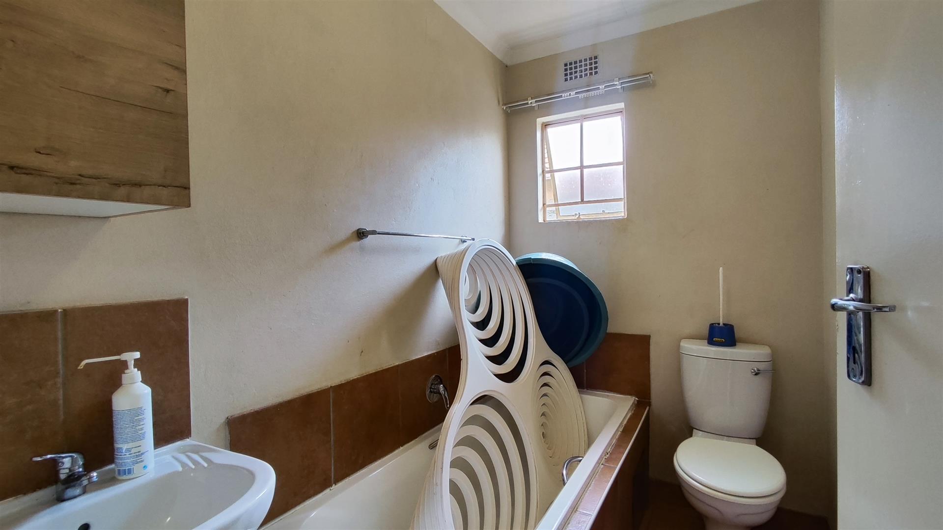 Bathroom 1 - 5 square meters of property in Sky City