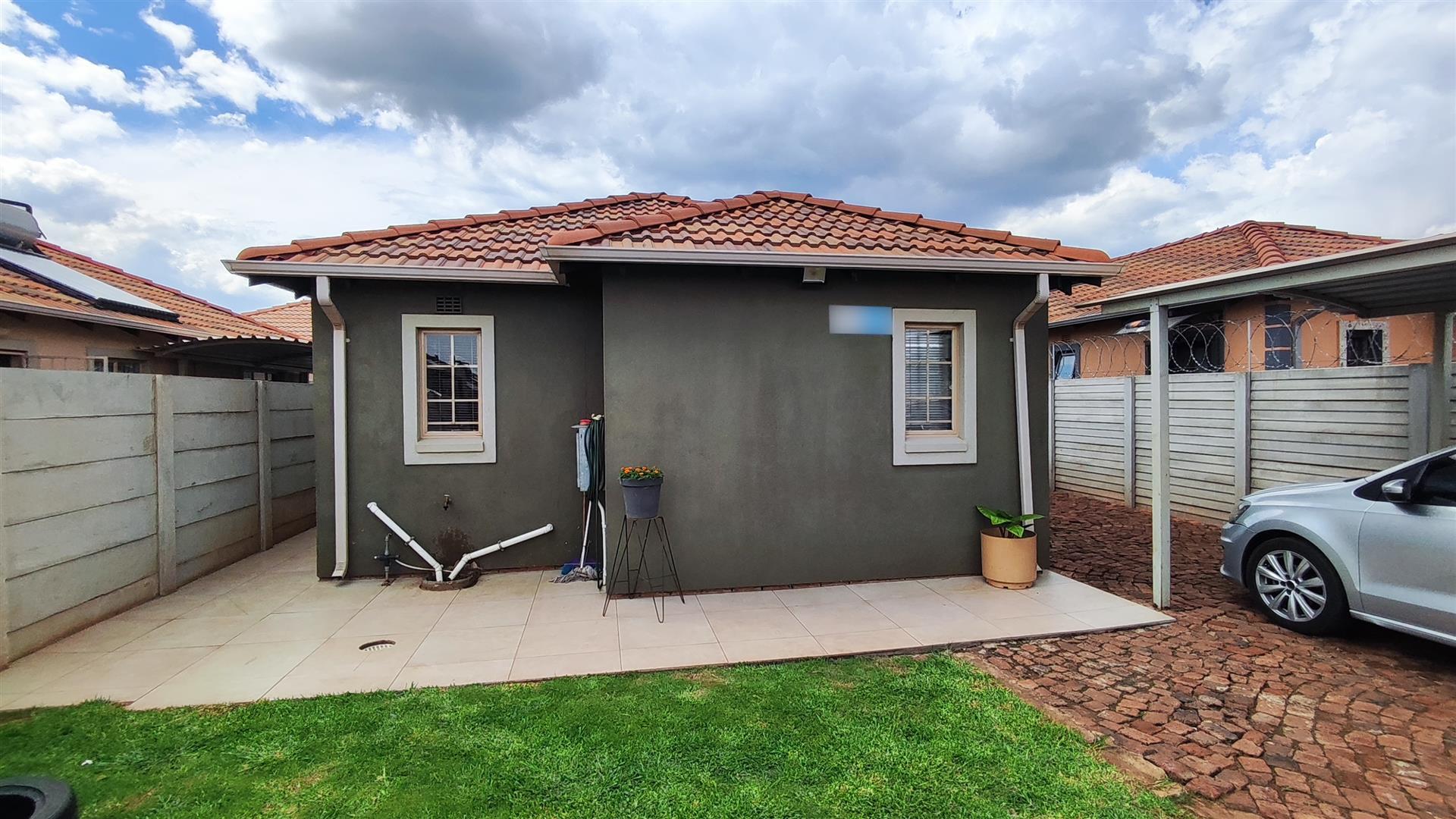 Front View of property in Sky City