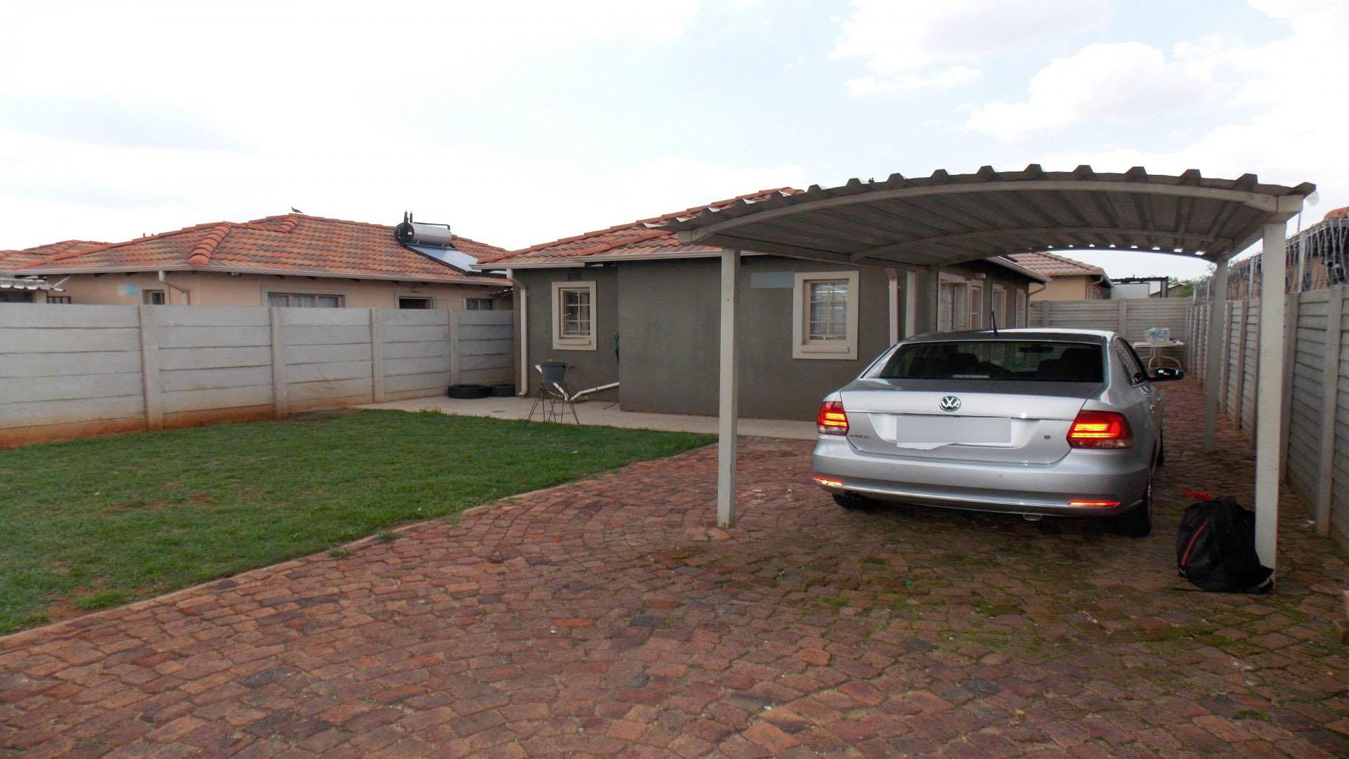 Front View of property in Sky City