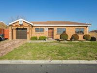 3 Bedroom 2 Bathroom House for Sale for sale in Protea Hoogte