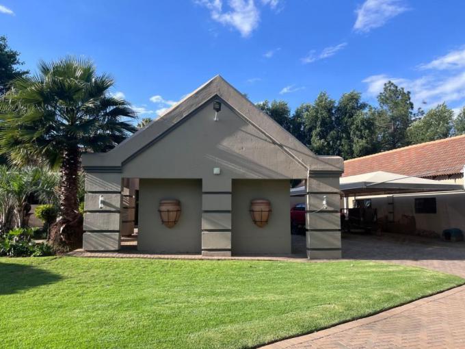4 Bedroom House for Sale For Sale in Vanderbijlpark - MR687730