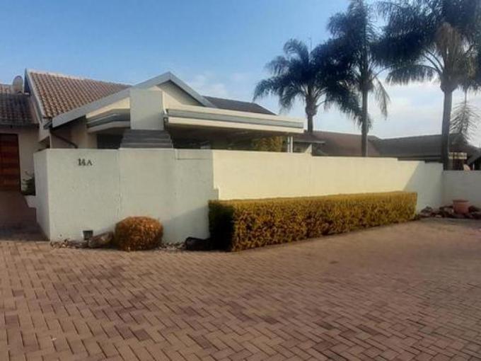 3 Bedroom House to Rent in Highveld - Property to rent - MR687740