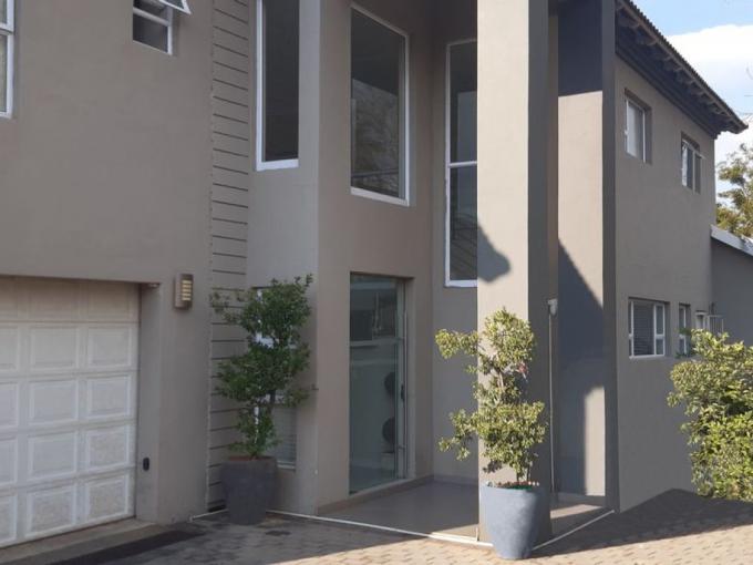 4 Bedroom House to Rent in Ashlea Gardens - Property to rent - MR687748