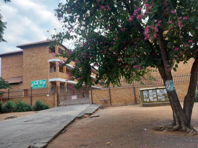 3 Bedroom Apartment for Sale For Sale in Rustenburg - MR687761