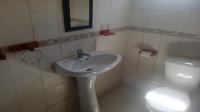 Bathroom 1 of property in Umtata