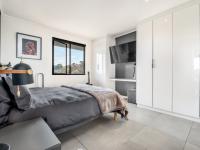  of property in Hyde Park