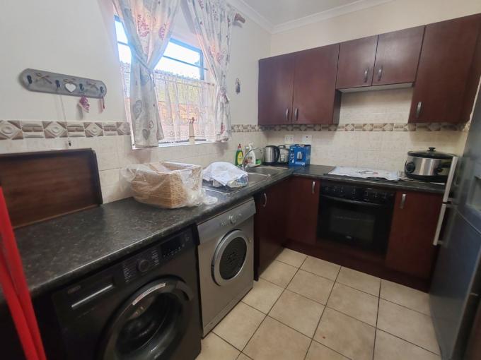 2 Bedroom Simplex for Sale For Sale in Willow Park Manor - MR687814
