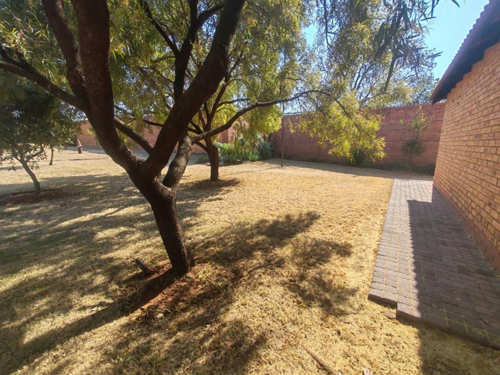  of property in Willow Park Manor