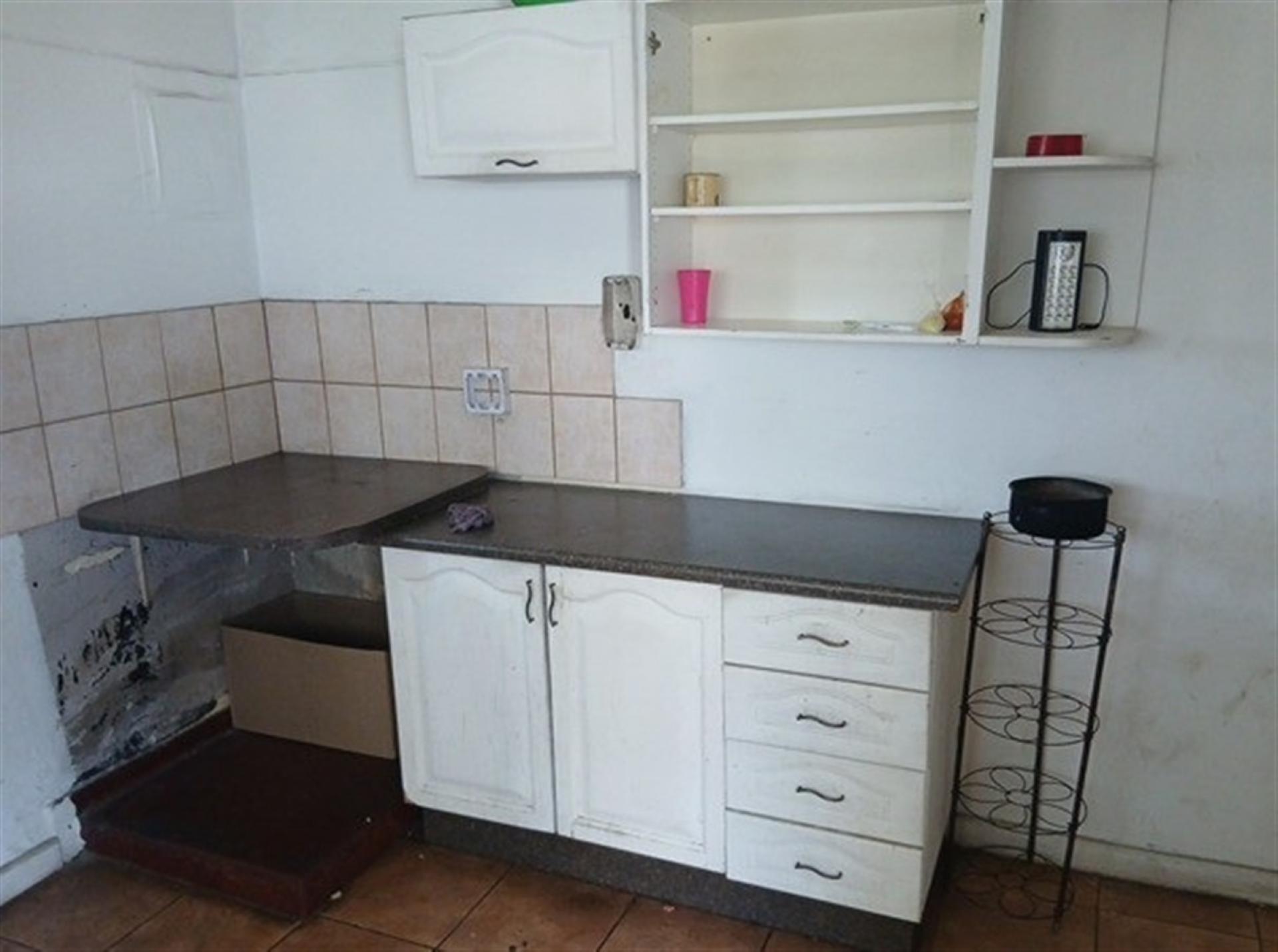 Kitchen of property in Elsburg
