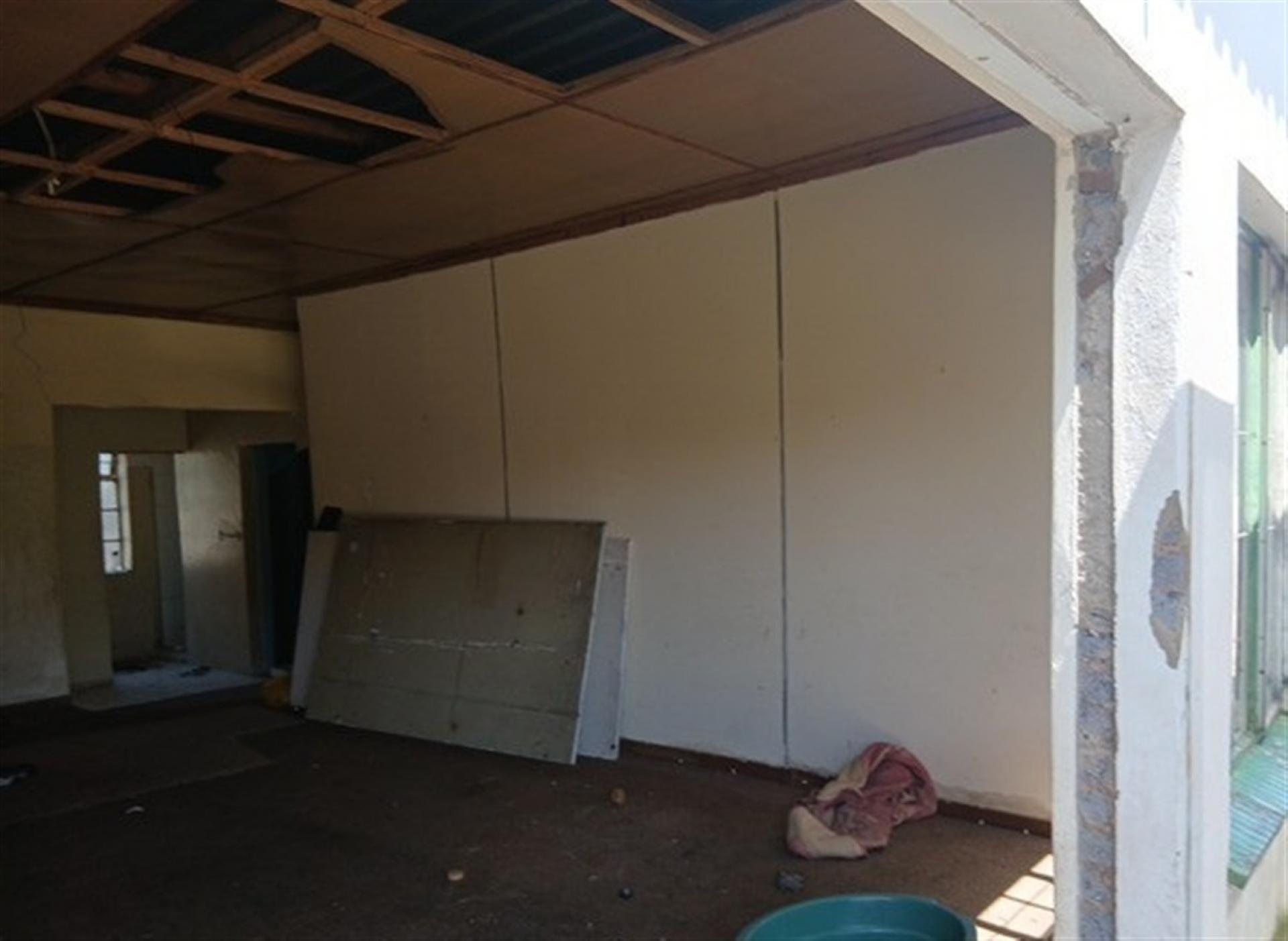 Spaces of property in Elsburg