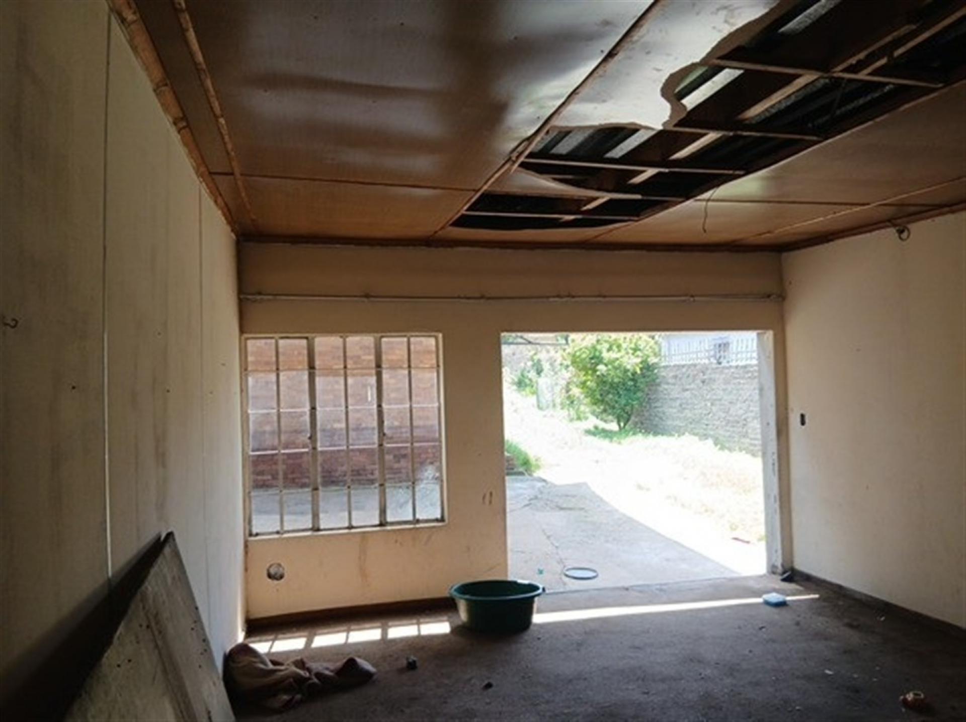 Spaces of property in Elsburg