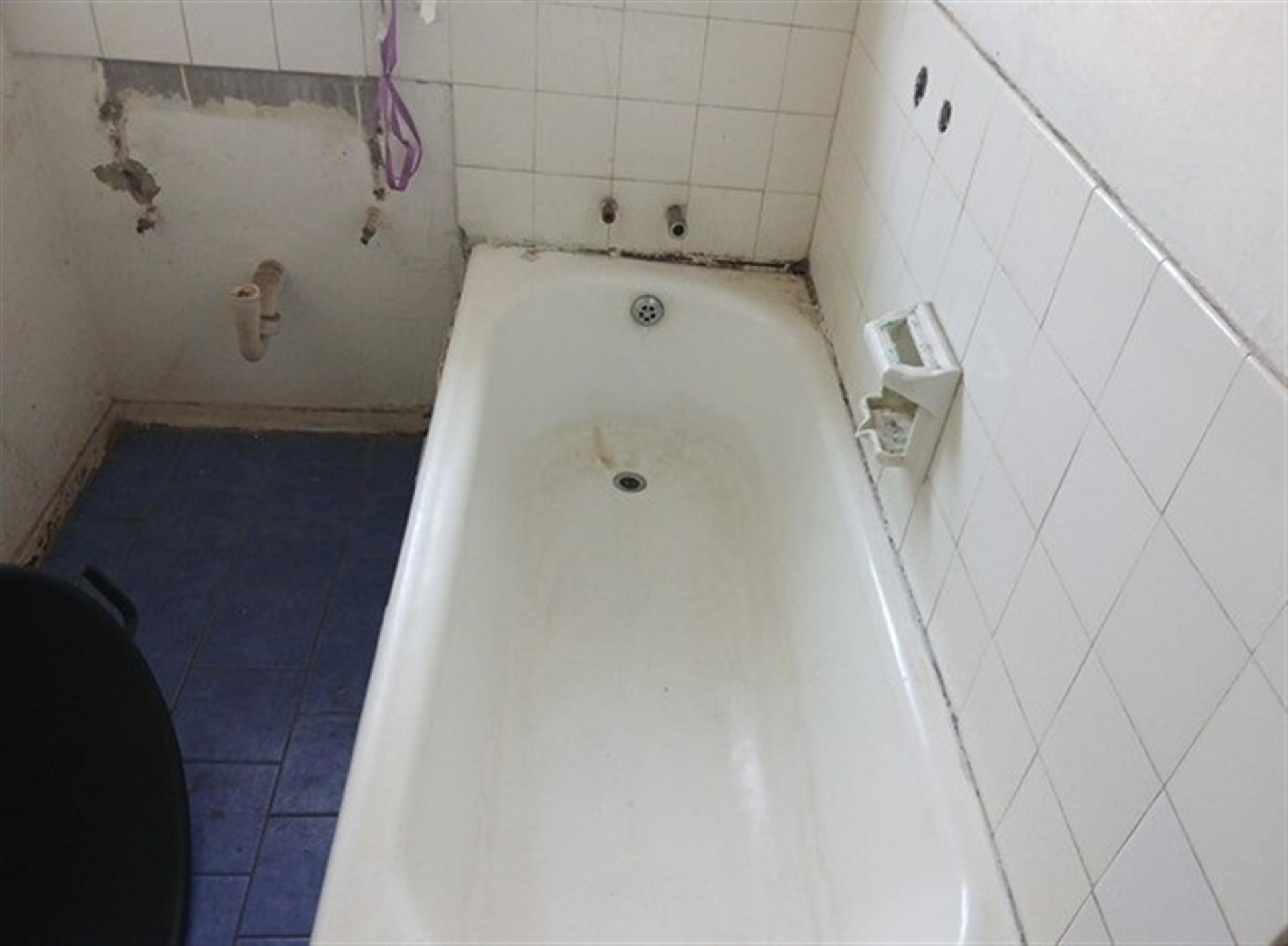 Bathroom 1 of property in Elsburg