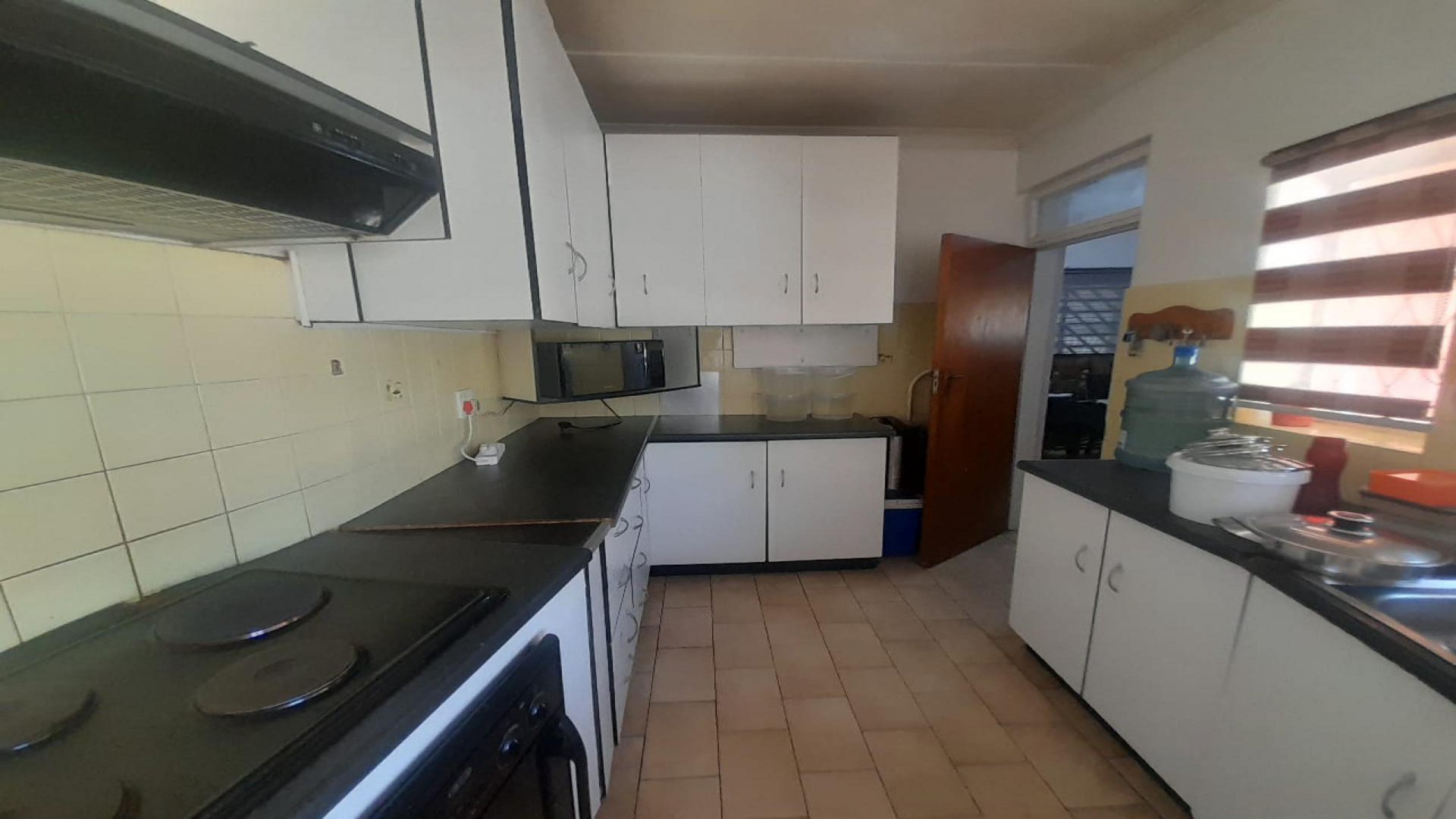 Kitchen of property in Gillview