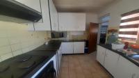 Kitchen of property in Gillview