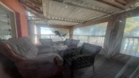 Patio of property in Gillview