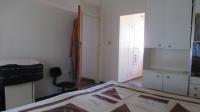 Main Bedroom - 18 square meters of property in Gillview