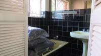 Main Bathroom - 5 square meters of property in Gillview