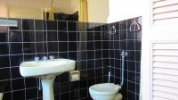 Main Bathroom - 5 square meters of property in Gillview
