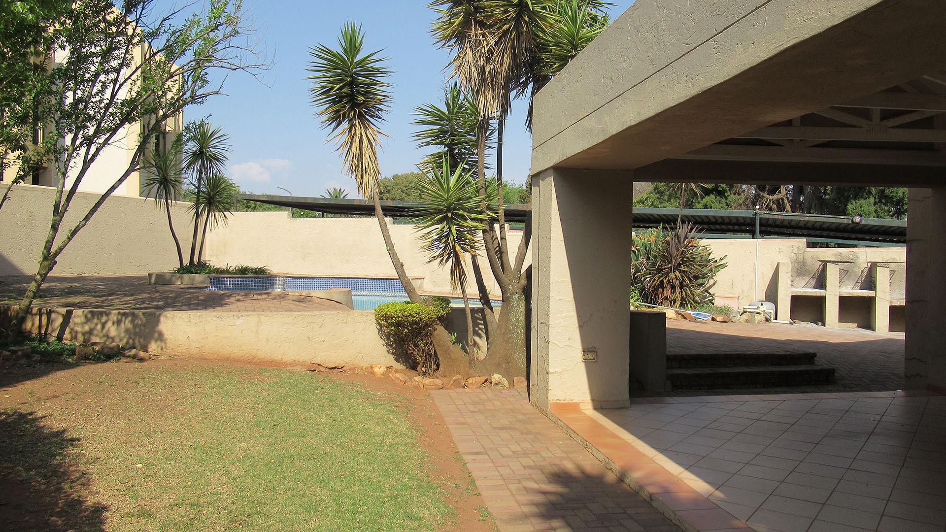 Front View of property in Roodepoort