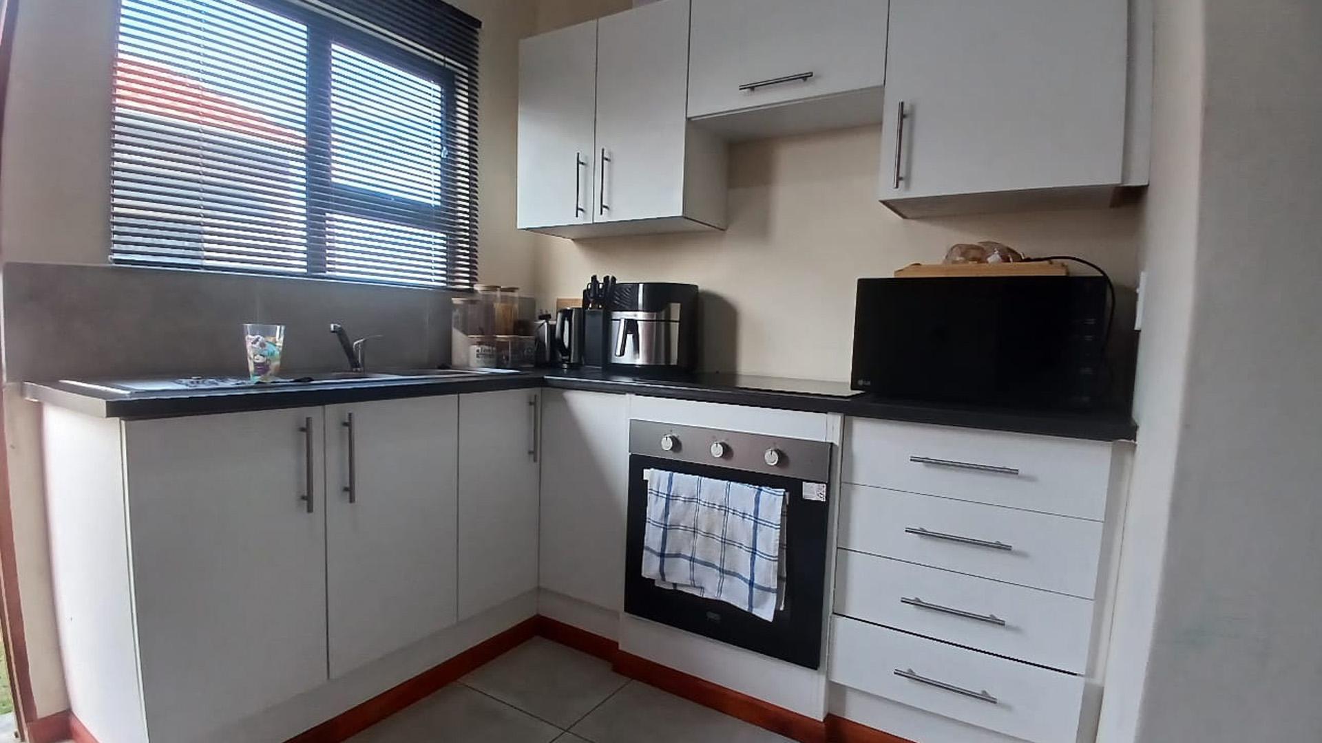 Kitchen of property in Graceland