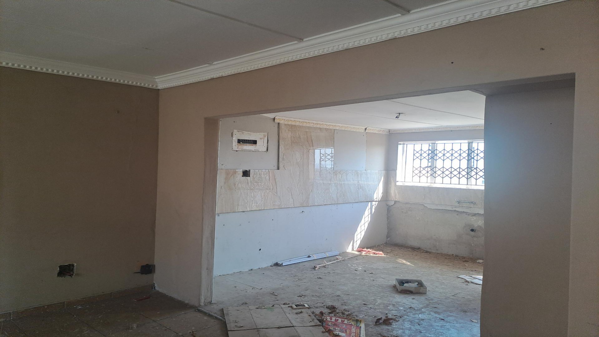 Spaces of property in Rainham
