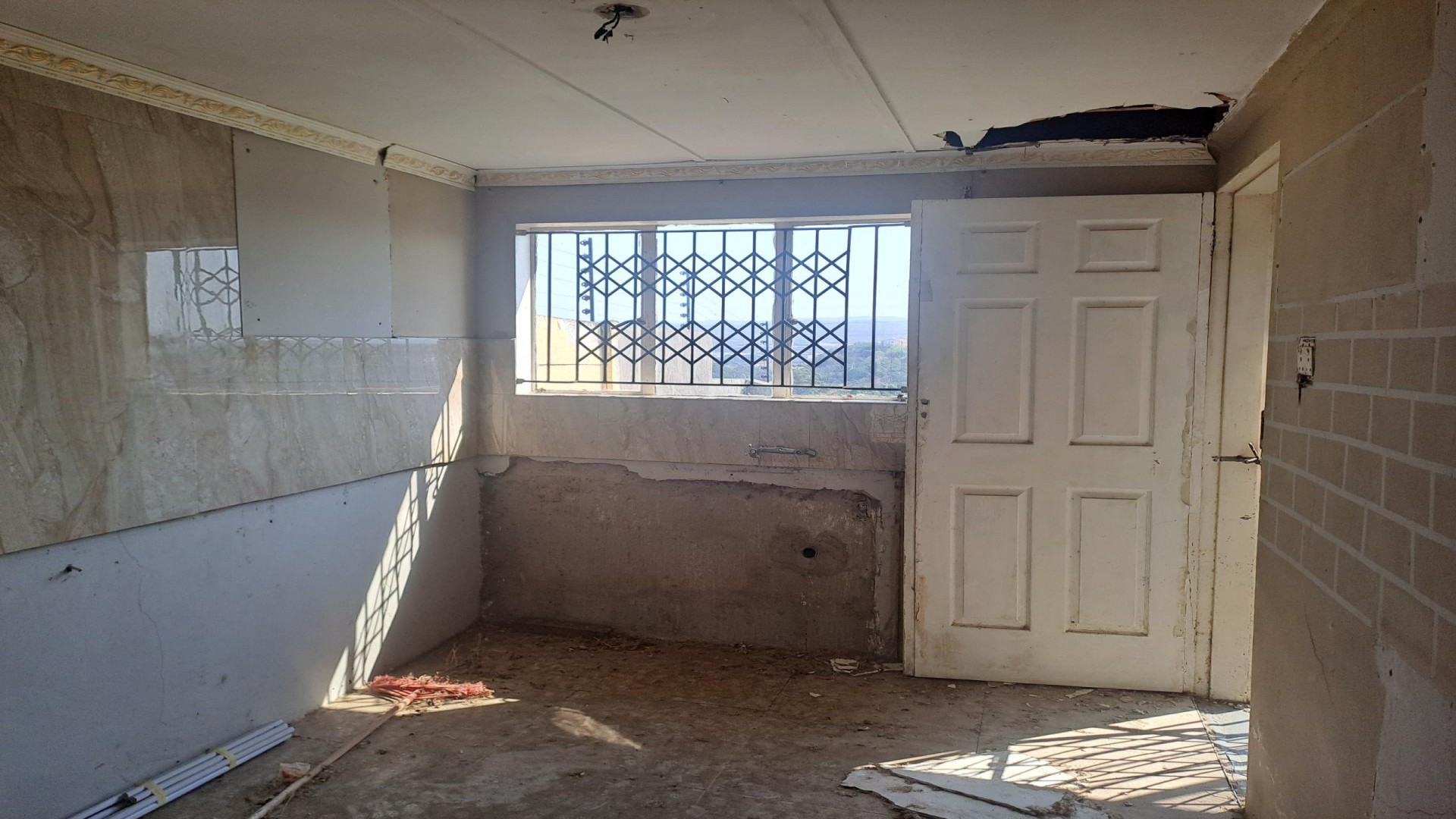 Spaces of property in Rainham