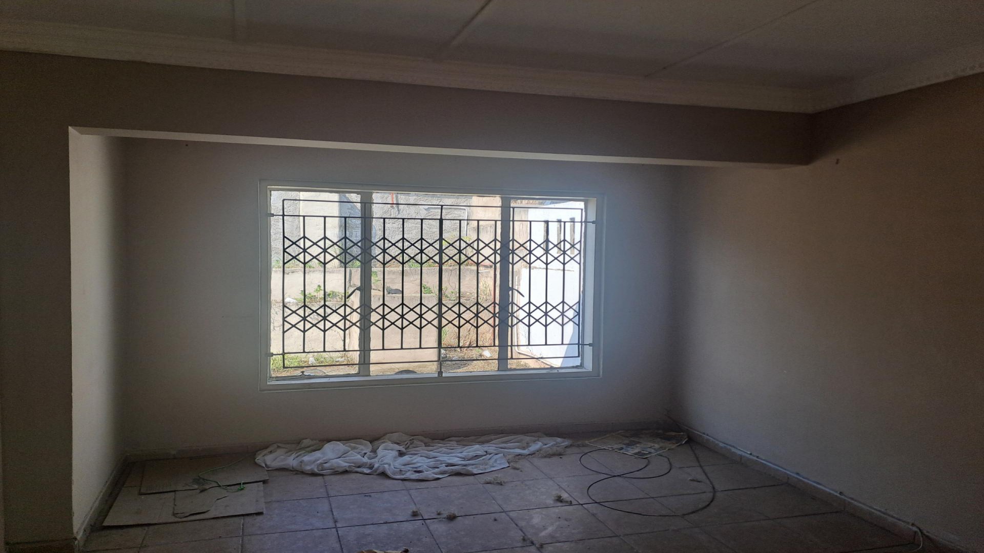 Spaces of property in Rainham