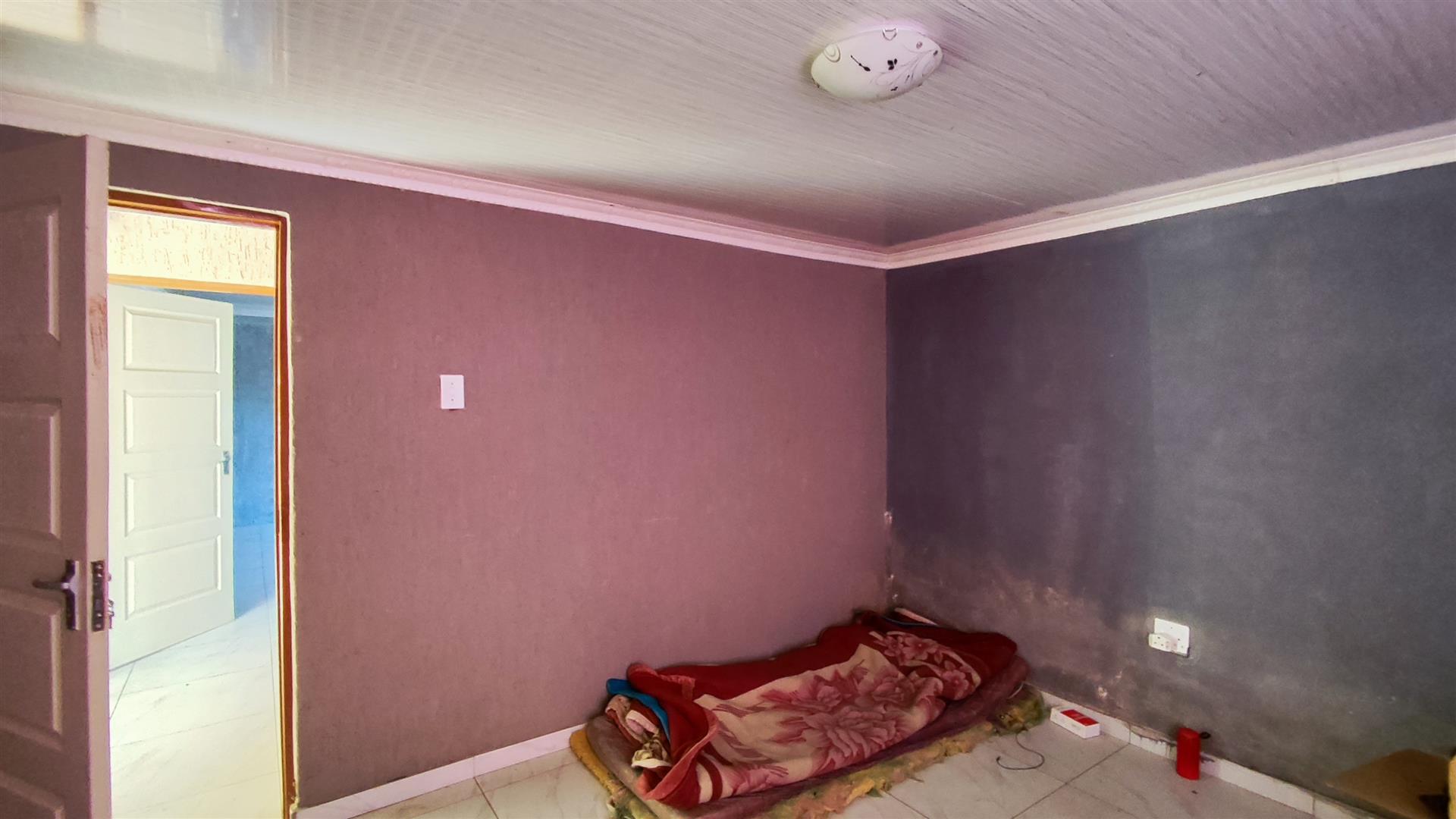 Bed Room 1 - 17 square meters of property in Alliance