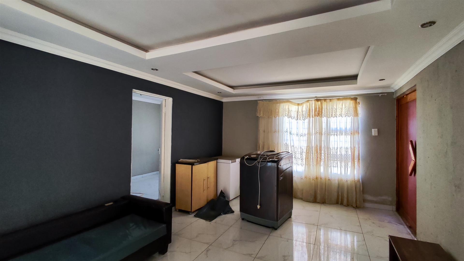 Lounges - 23 square meters of property in Alliance