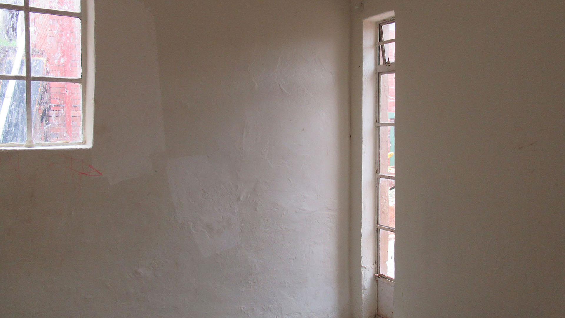 Bed Room 5+ - 7 square meters of property in Bezuidenhout Valley