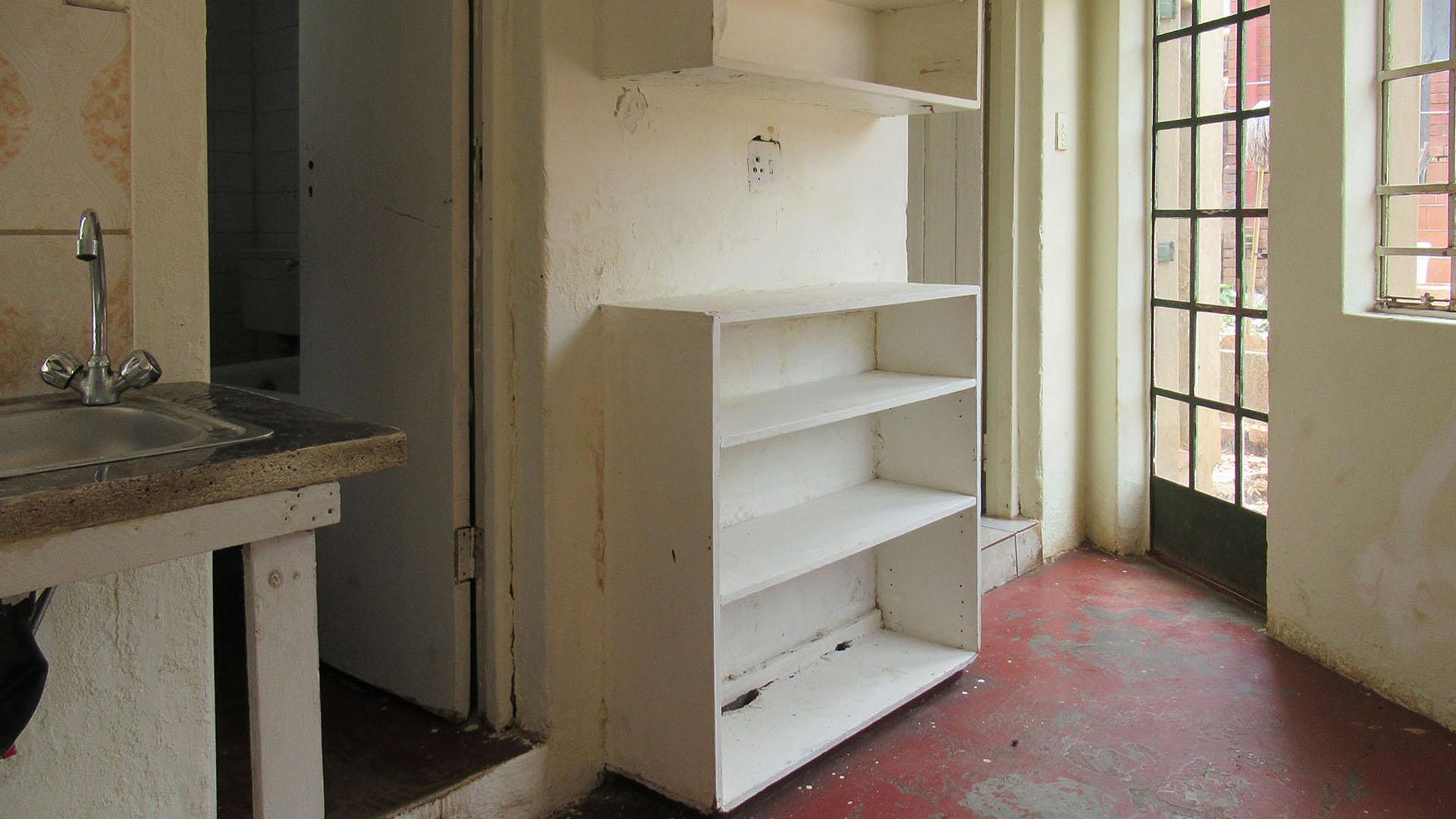 Kitchen - 22 square meters of property in Bezuidenhout Valley