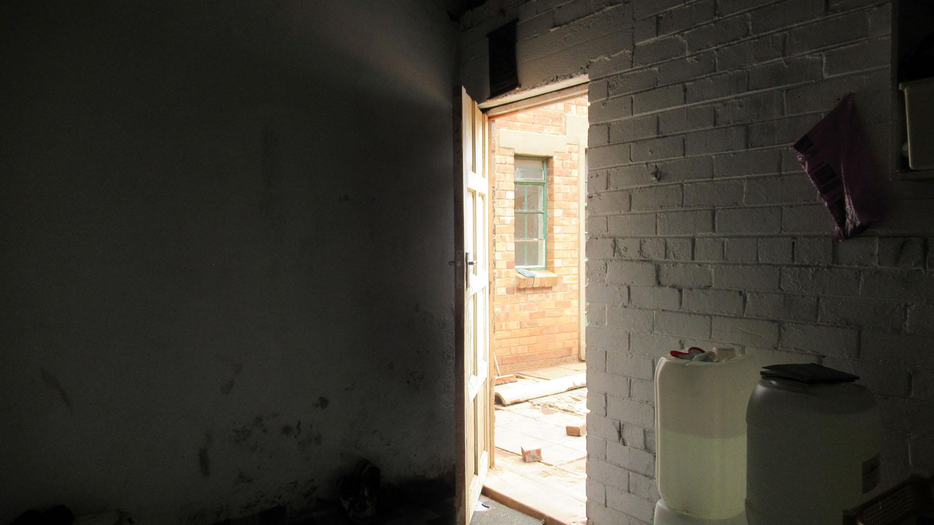 Spaces - 17 square meters of property in Bezuidenhout Valley