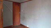 Bed Room 5+ of property in Bezuidenhout Valley