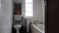 Bathroom 1 - 4 square meters of property in Bezuidenhout Valley