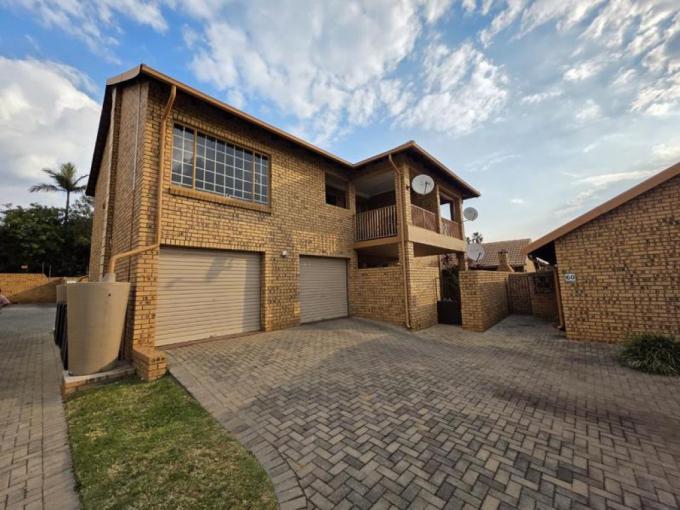 2 Bedroom Apartment for Sale For Sale in Magalieskruin - MR687960
