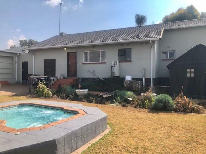3 Bedroom House for Sale For Sale in Verwoerdpark - MR687968