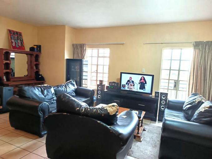 2 Bedroom Apartment for Sale For Sale in Brakpan - MR687969