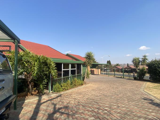 3 Bedroom House for Sale For Sale in The Reeds - MR687973