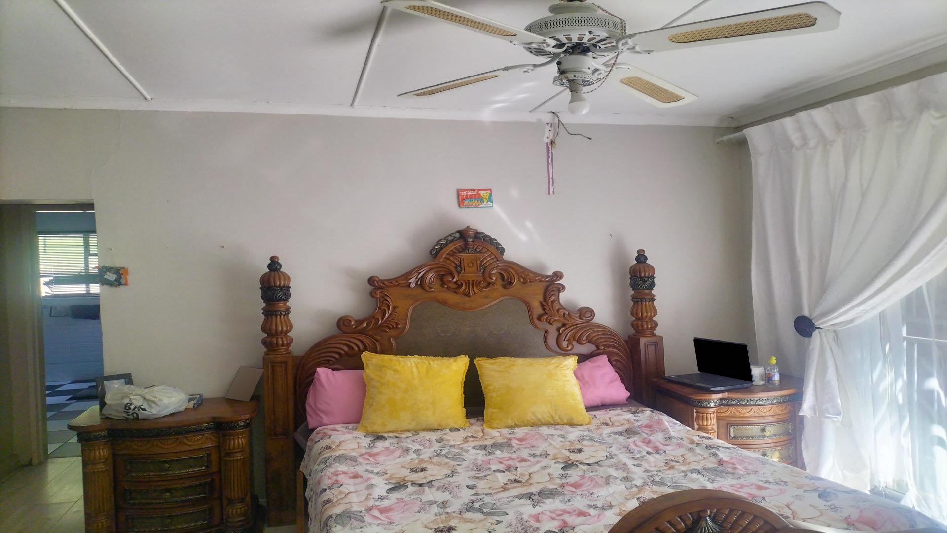 Bed Room 1 of property in Fichardt Park