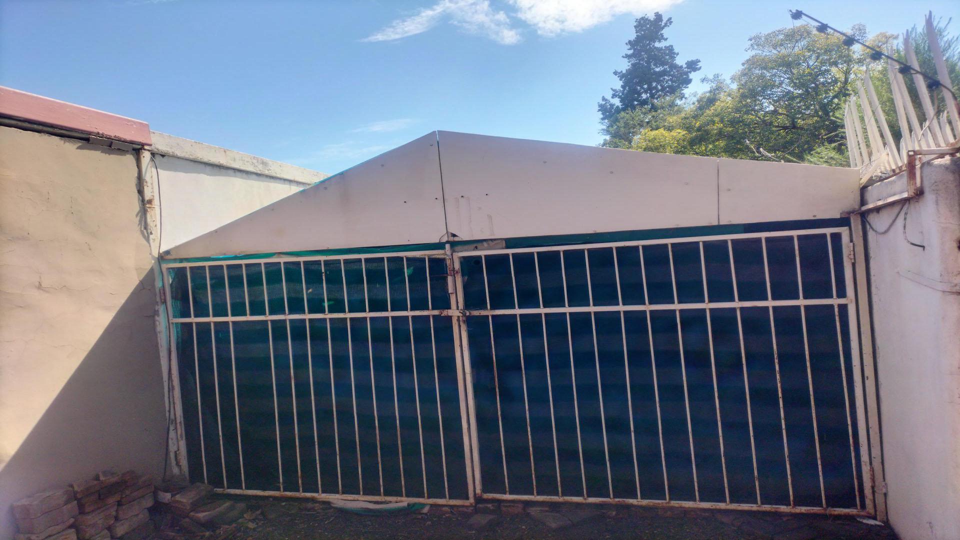 Front View of property in Fichardt Park