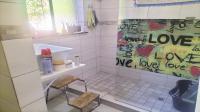 Bathroom 2 of property in Fichardt Park