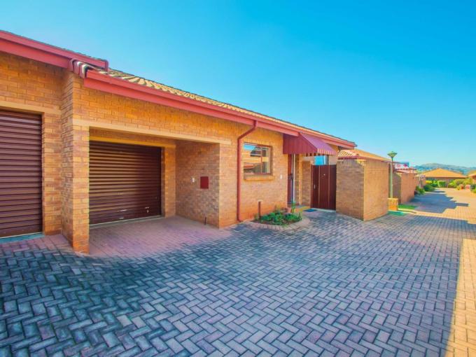 2 Bedroom Simplex for Sale For Sale in Wilropark - MR688000