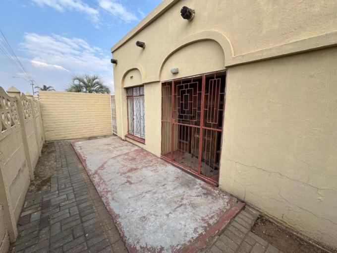 4 Bedroom House for Sale For Sale in Bosmont - MR688011