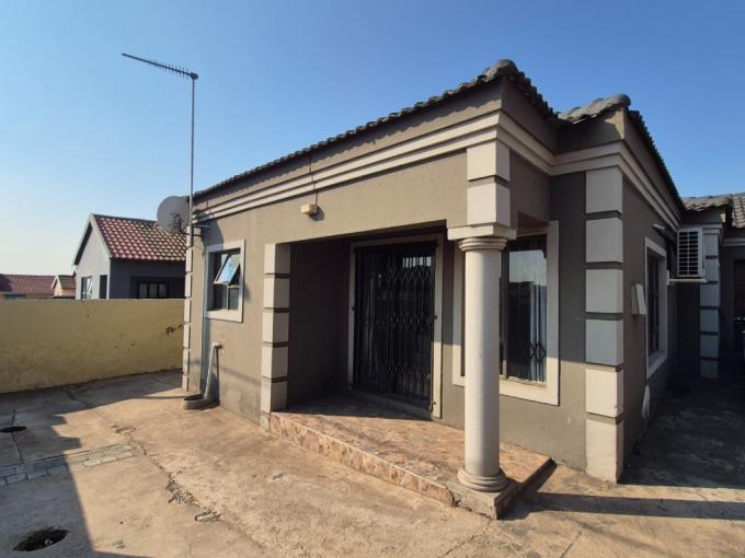 3 Bedroom House for Sale For Sale in Roodekop - MR688017