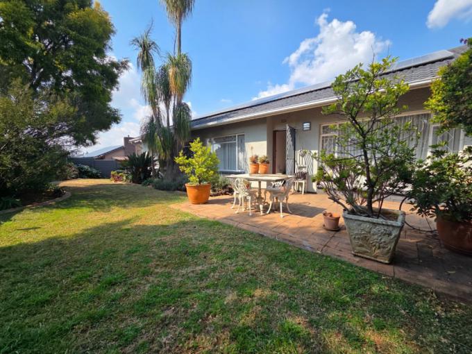 3 Bedroom House for Sale For Sale in Verwoerdpark - MR688028