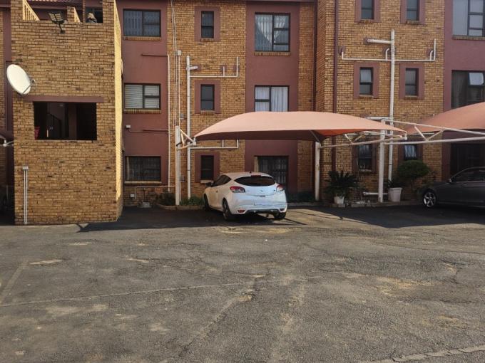 2 Bedroom Simplex for Sale For Sale in Brackendowns - MR688036