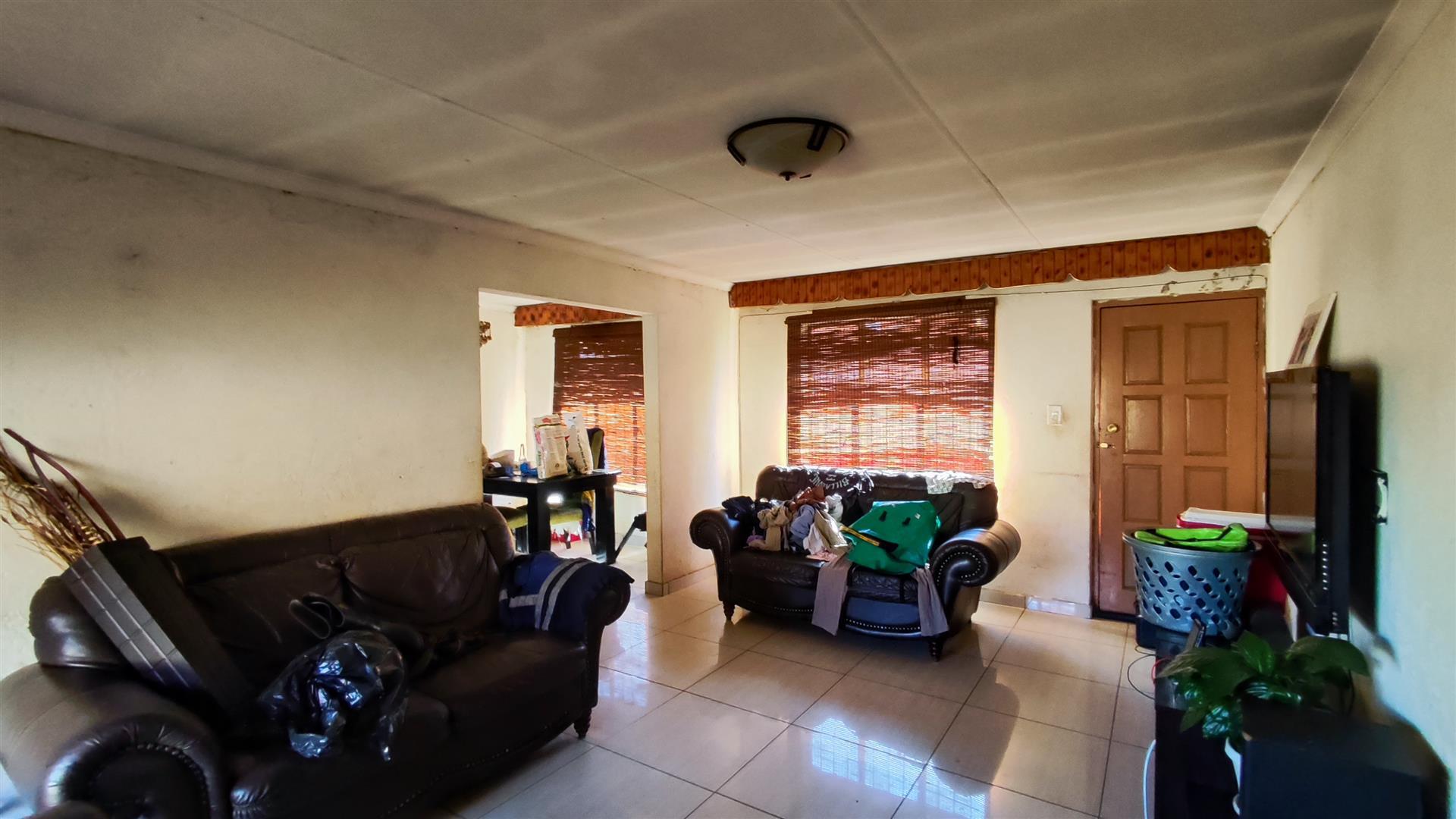 Lounges - 19 square meters of property in Sebokeng