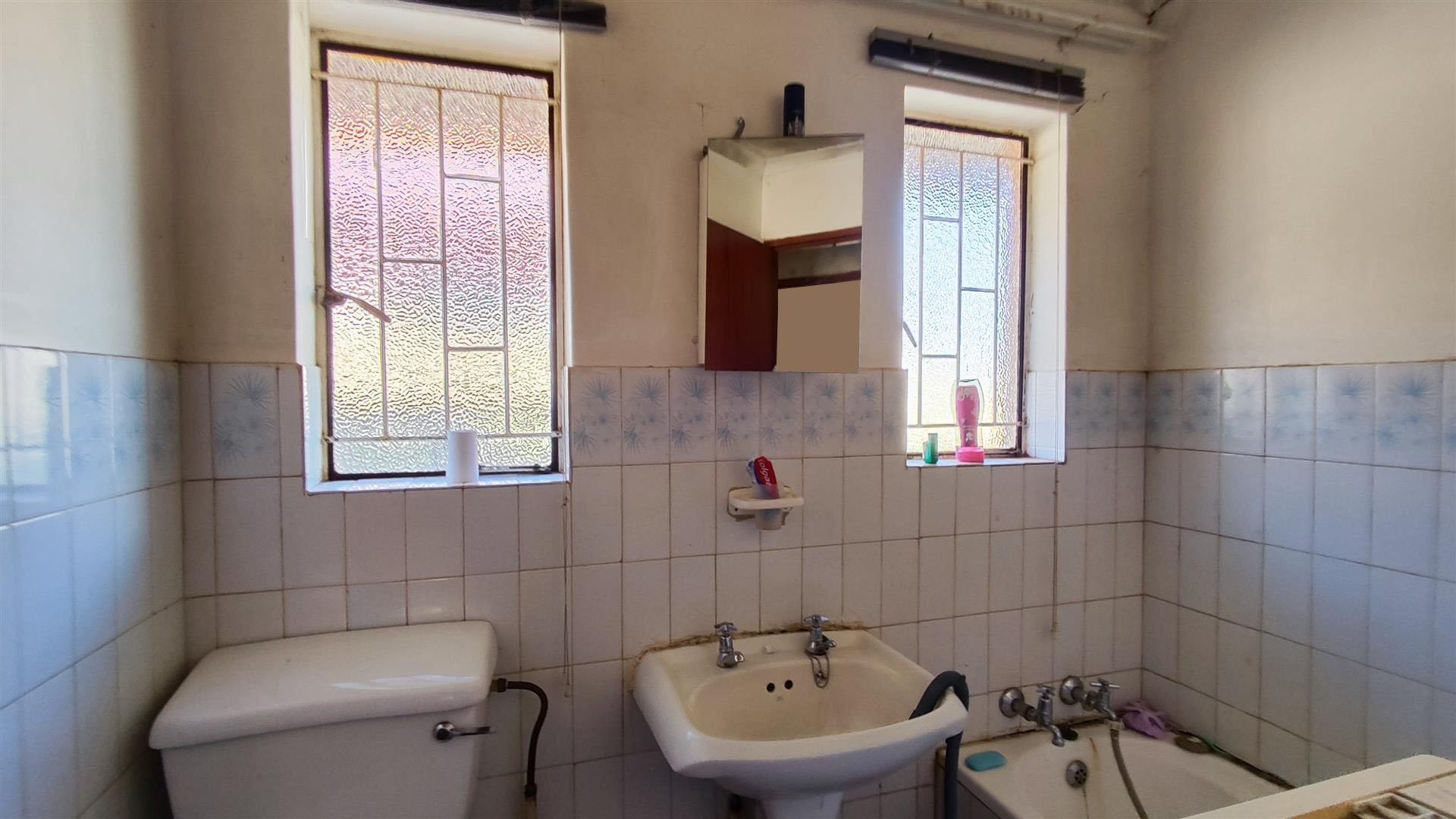 Bathroom 1 - 6 square meters of property in Sebokeng