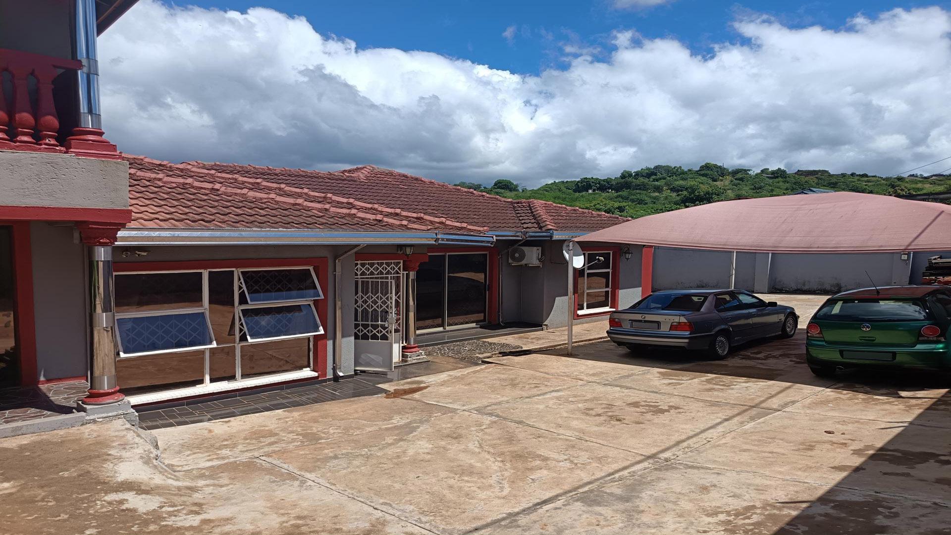 Carport  of property in Makhado (Louis Trichard)