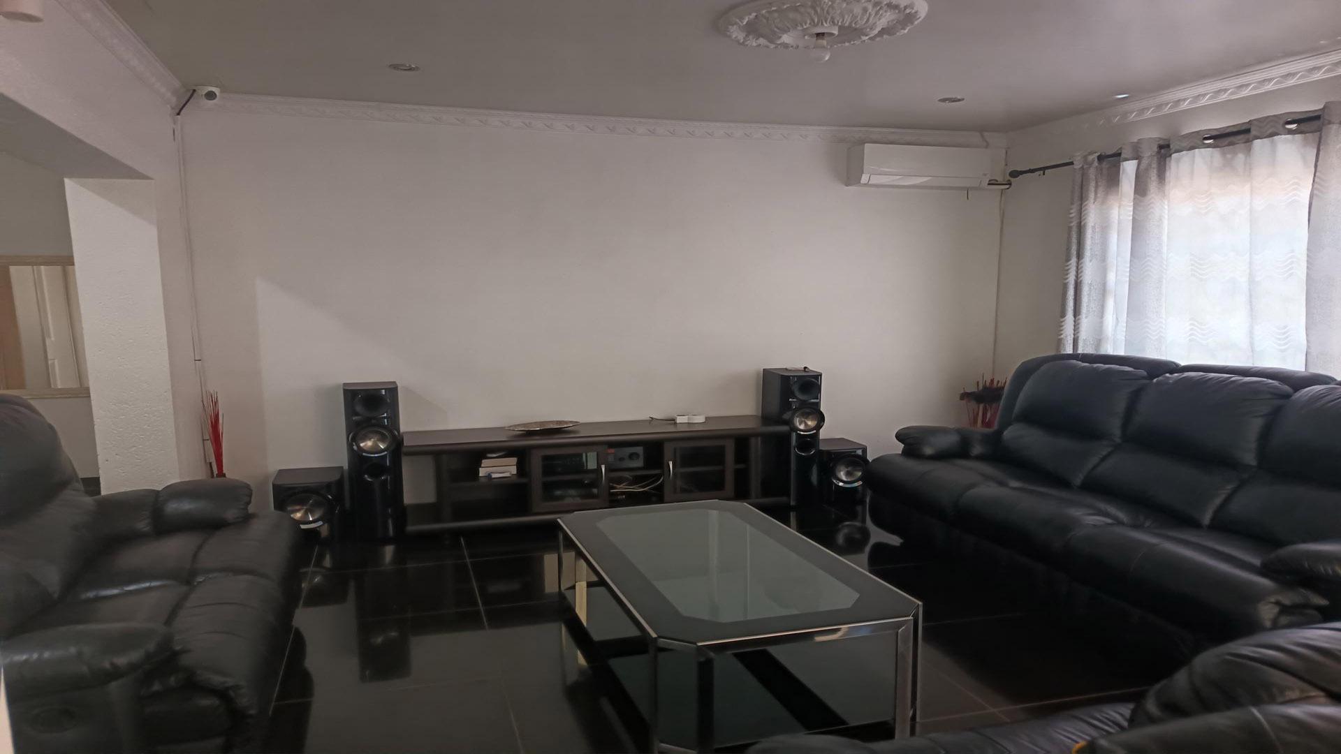 Lounges of property in Makhado (Louis Trichard)